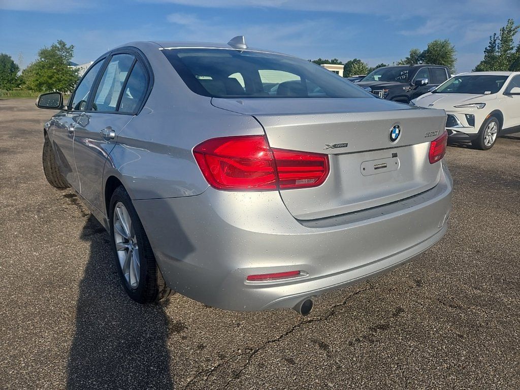 Used 2016 BMW 320i xDrive Sedan AWD/4WD image 3