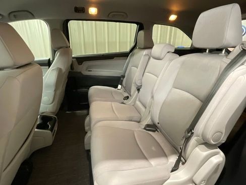 Used 2022 Honda Odyssey EX image 11