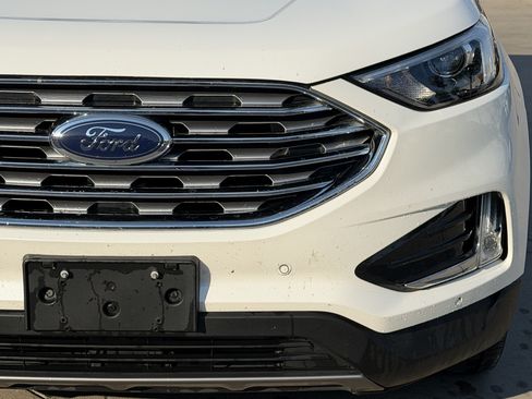 Used 2023 Ford Edge Titanium AWD/4WD image 9