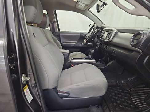 Used 2016 Toyota Tacoma SR5 image 22