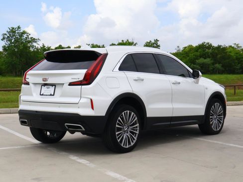 Used 2024 Cadillac XT4 Premium Luxury FWD image 5