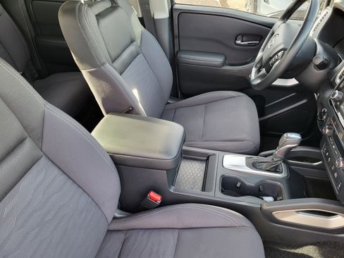 Used 2022 Nissan Frontier SV image 14