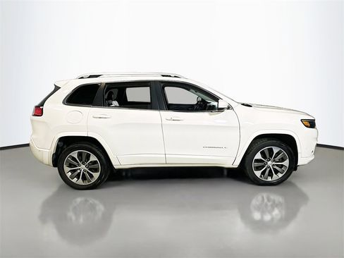 Used 2019 Jeep Cherokee Overland w/ Technology Group image 9