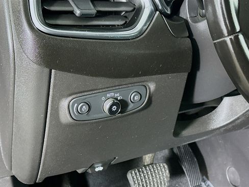 Used 2020 Chevrolet Equinox LT image 10