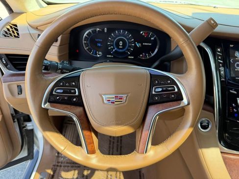 Used 2016 Cadillac Escalade ESV Platinum AWD/4WD image 22