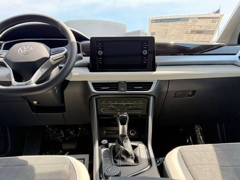 New 2026 Volkswagen Taos SE AWD/4WD image 33