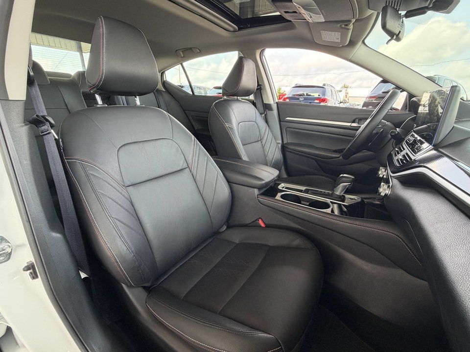 Used 2025 Nissan Altima 2.5 SR w/ SR Premium Package FWD image 24