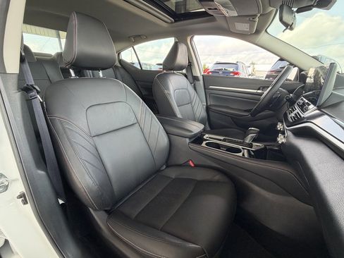 Used 2025 Nissan Altima 2.5 SR w/ SR Premium Package FWD image 24