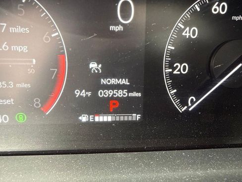 Used 2025 Honda Pilot TrailSport image 15