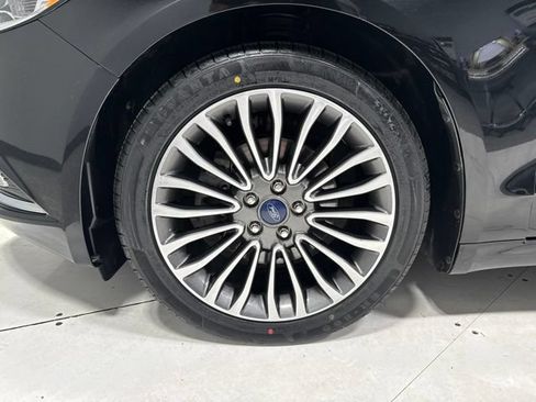Used 2017 Ford Fusion SE w/ Fusion SE Technology Package AWD/4WD image 7