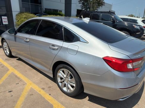 Used 2020 Honda Accord LX image 2