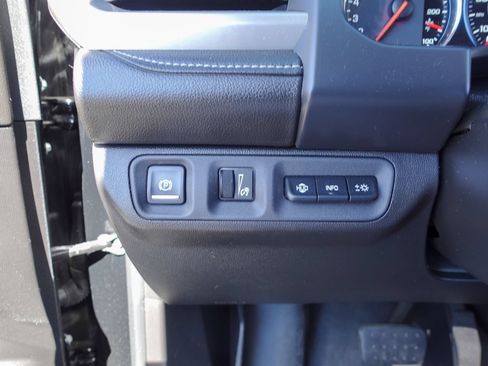 Used 2021 GMC Acadia Denali w/ Denali Ultimate Package AWD/4WD image 16