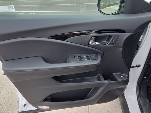 New 2026 Honda Ridgeline Black Edition image 14