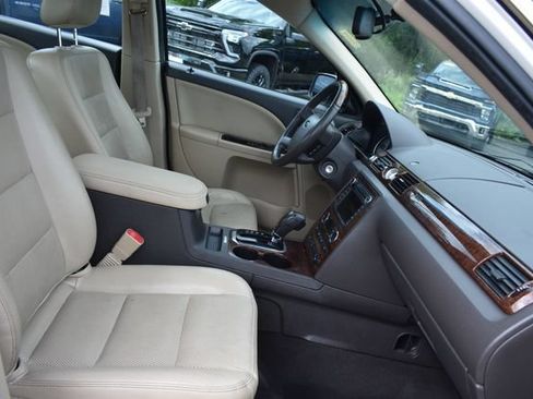 Used 2009 Ford Taurus Limited AWD/4WD image 13