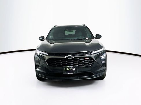 Used 2024 Chevrolet Trax RS w/ Driver Confidence Package image 2