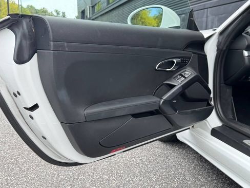 Certified 2017 Porsche 718 Boxster S RWD image 18