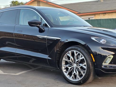 Used 2022 Aston Martin DBX image 3