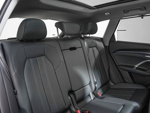 Used 2025 Audi Q5 Premium AWD/4WD image 13