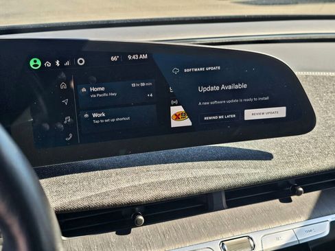 Used 2023 Lucid Air Pure AWD/4WD image 30