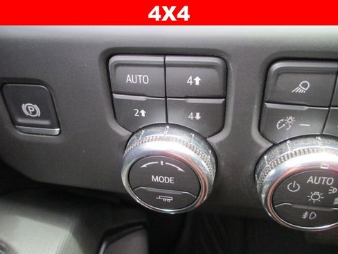 Used 2026 GMC Sierra 1500 AT4X w/ AT4X AEV Edition AWD/4WD image 32