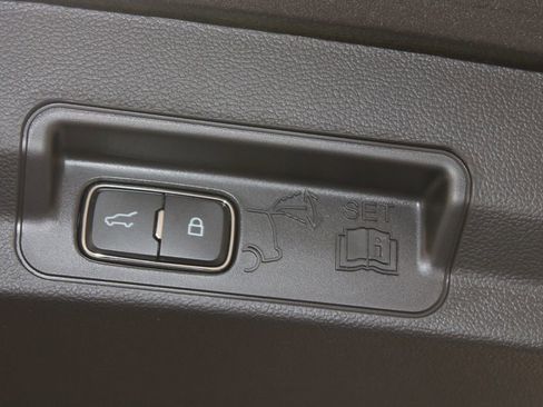 New 2026 Ford Explorer Active RWD image 16