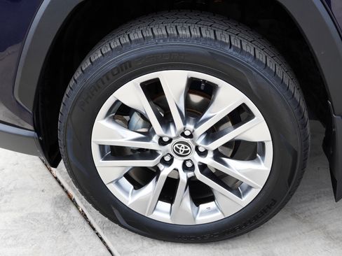 Used 2021 Toyota RAV4 Limited AWD/4WD image 12