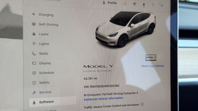 Used 2024 Tesla Model Y Long Range RWD image 21