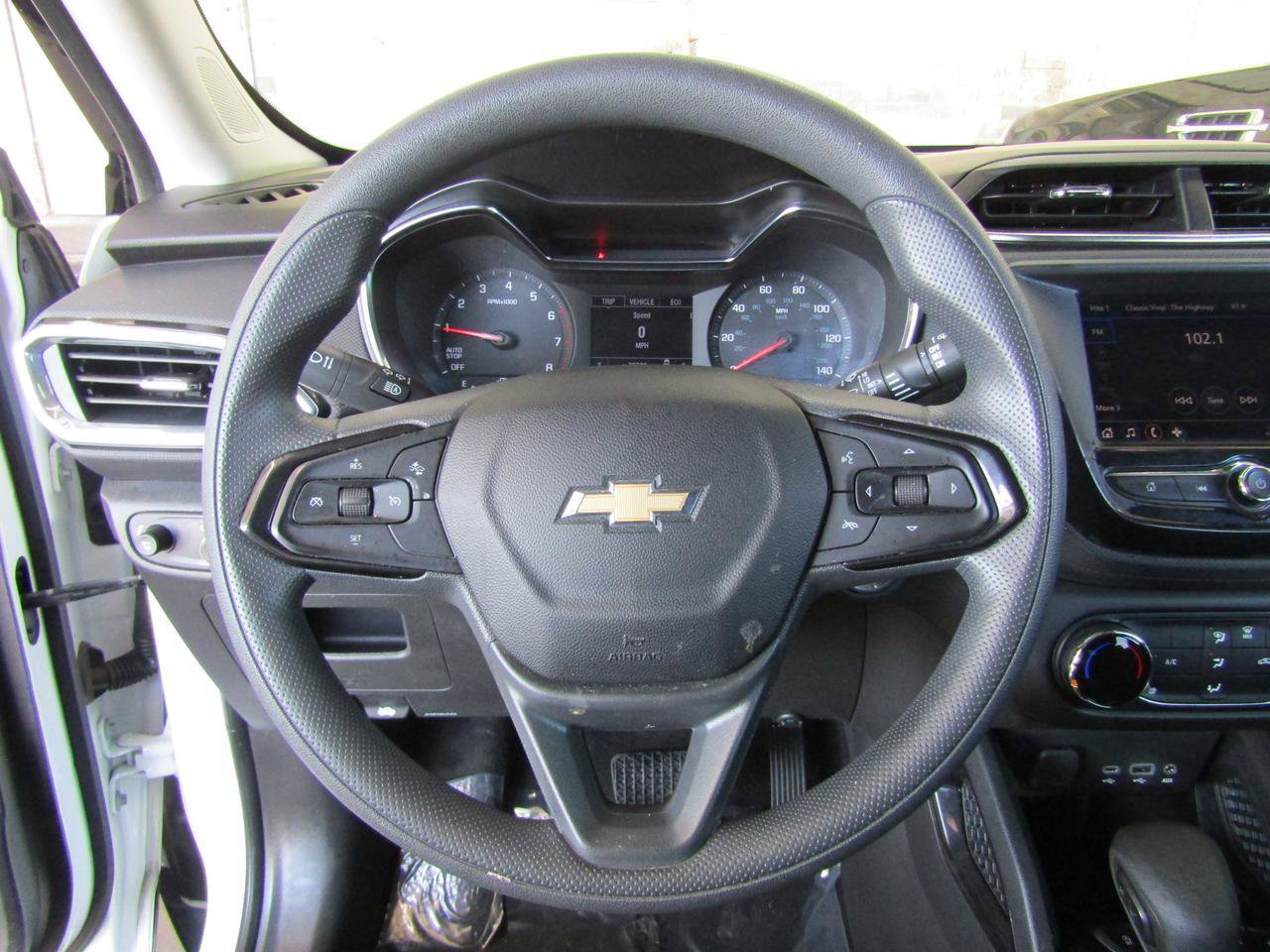 Used 2023 Chevrolet TrailBlazer LT FWD image 13