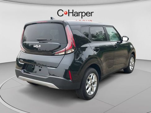 Used 2025 Kia Soul LX w/ LX Technology Package FWD image 3