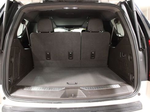 Used 2022 GMC Yukon XL Denali image 12