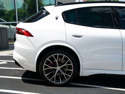 Used 2023 Maserati Grecale Modena AWD/4WD image 13