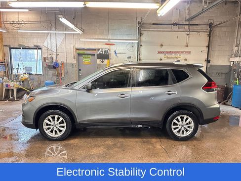 Used 2018 Nissan Rogue SV image 6