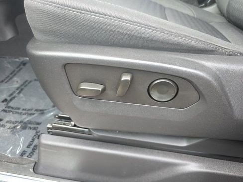 Used 2023 Chevrolet Silverado 1500 LT AWD/4WD image 23