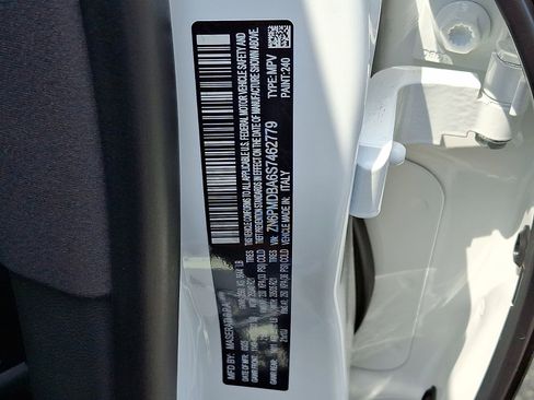 New 2025 Maserati Grecale Modena image 18