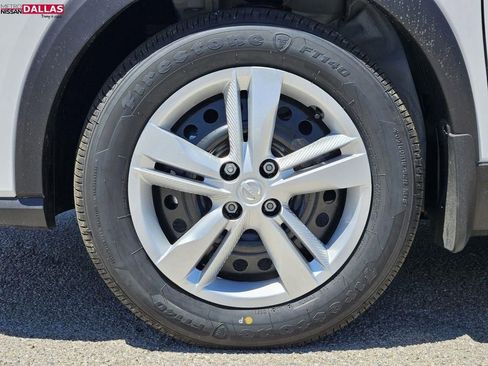 New 2025 Nissan Kicks Play S image 8