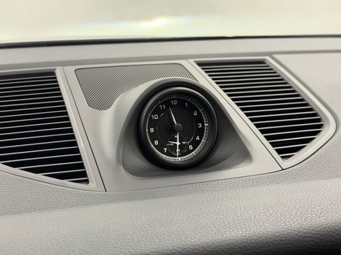 Certified 2025 Porsche Macan image 55