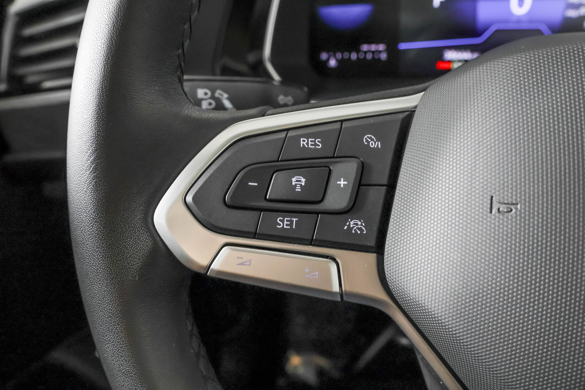 Used 2023 Volkswagen Jetta SE FWD image 27