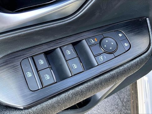 New 2026 Nissan Kicks SV image 19