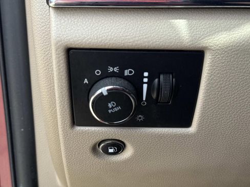 Used 2021 Jeep Grand Cherokee Limited w/ Luxury Group II RWD image 21