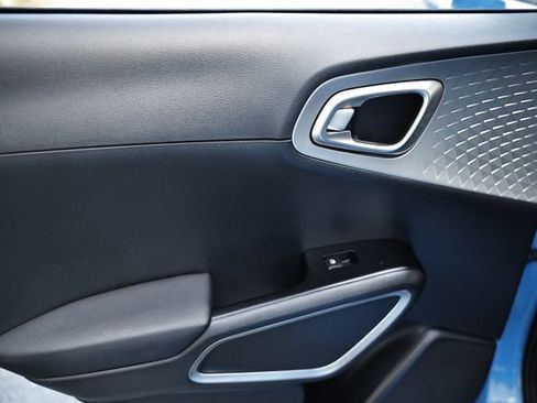 Used 2023 Kia Soul S image 22