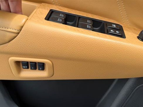 Used 2014 Nissan Murano CrossCabriolet w/ Navigation Package AWD/4WD image 19