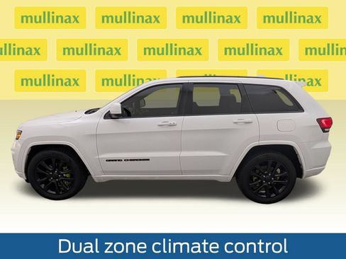 Used 2020 Jeep Grand Cherokee Altitude RWD image 11