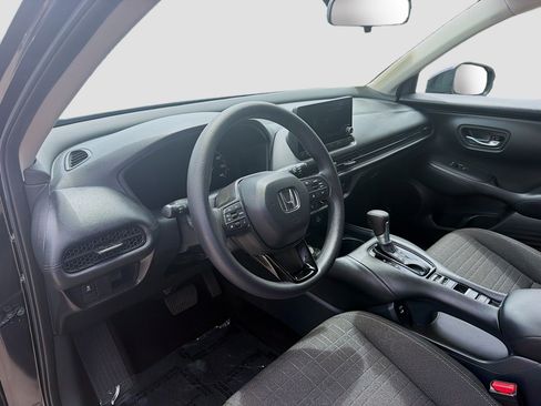 Used 2025 Honda HR-V LX image 9
