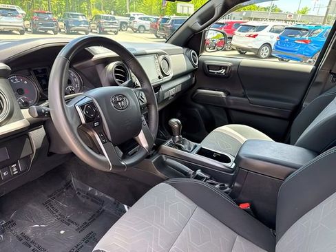 Used 2023 Toyota Tacoma TRD Off-Road AWD/4WD image 18