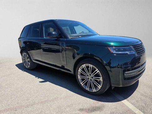 Used 2025 Land Rover Range Rover SE AWD/4WD image 7