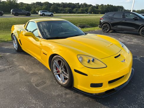 Used 2006 Chevrolet Corvette Z06 w/ Preferred Equipment Group RWD image 4