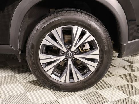 Used 2023 Nissan Rogue SV image 17