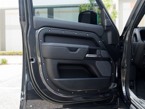 Used 2023 Land Rover Defender 110 AWD/4WD image 18