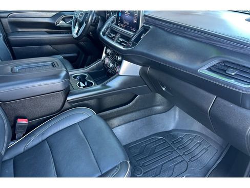 Used 2021 GMC Yukon SLT w/ SLT Premium Package image 18