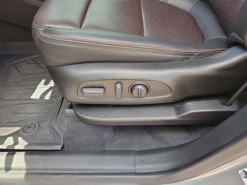 Used 2023 Chevrolet Traverse High Country image 10